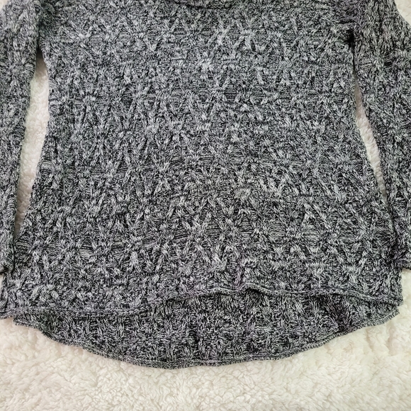 Eight Eight Eight Women’s Cowl Neck Sweater Sz M Blk/White Long Tunic Cable Knit - Picture 3 of 16